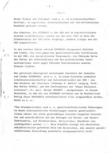 Von langer Hand vorbereitet: Schon 1971 plant die Staatssicherheit die Ausbürgerung Wolf Biermanns. Stasi-Minister Erich Mielke persönlich unterzeichnet die Anweisung, und Parteichef Honecker genehmigt den Plan auf der ersten Seite handschriftlich mit...