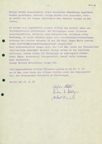 Michael Heinisch und andere Oppositionelle wollen dem chinesischen Botschafter am 22. Juni 1989 einen Protestbrief übergeben. Sie werden schon nach wenigen Metern von der Polizei aufgehalten. Während der Zuführungen kommt es zu Misshandlungen. Im Anschluss...