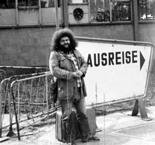 Peter Rösch, der zusammen mit Matthias Domaschk am 10. April 1981 festgenommen wurde, wird so lange unter Druck gesetzt, bis er sich gezwungen sieht, am 30. September 1981 einen Ausreiseantrag zu stellen. Foto: Bernd Albrecht;