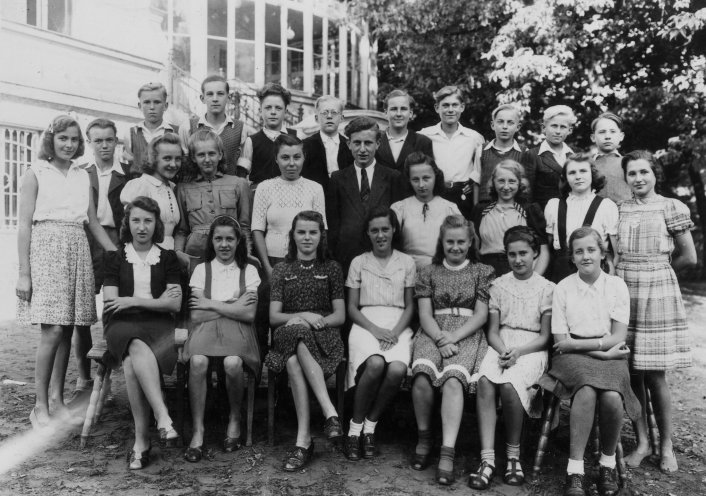 Klassenfoto der 9. Klasse der Carl von Ossietzky Einheitsschule in Werder/Havel mit Werner Bork (hinteren Reihe, sechster von links). Quelle: Privat Archiv Werner Bork