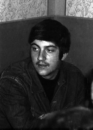 Kurz vor Weihnachten 1968 werden Hans-Joachim Schiemenz, Klaus-Dieter Wanske und Volker Rennert plötzlich und für sie unerwartet aus der Haft entlassen, ihre Gefängnisstrafen werden in mehrjährige Bewährungsstrafen umgewandelt. Achim Schiemenz 1969....