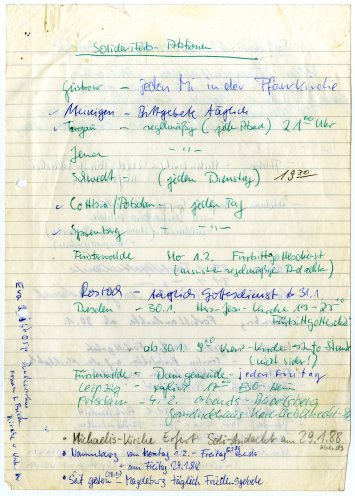 Ein Dokument der Kontakttelefon-Gruppe, die sich nach den Verhaftungen auf der Luxemburg-Liebknecht-Demonstration am 17. Januar 1988 in Berlin bildet. Neben Notizen über Telefongespräche wird auch festgehalten, wo in der DDR überall Protestaktionen...