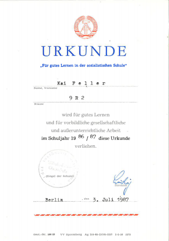 Zuckerbrot und Peitsche: Kai Feller erhält wie viele andere Kinder in der DDR eine Urkunde "Für gutes Lernen in der sozialistischen Schule". Quelle: Privat