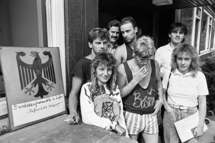 Geflüchtete DDR-Bürger am 25.8.1989 im Notaufnahmelager im westfälischen Schöppingen. Quelle: Robert-Havemann-Gesellschaft/Andreas Varnhorn/RHG_Fo_AnVar_0101